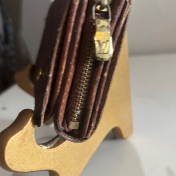 Louis Vuitton Wallet - Picture 4 of 9